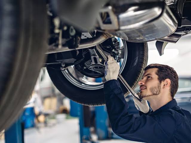 Sistemas de Suspensión y Dirección Automotriz